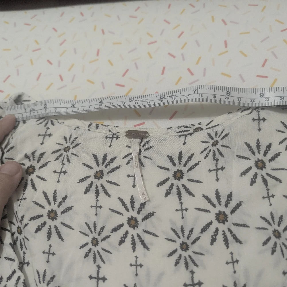 Free People Geometric Print Tunic - White and Gold - Picture 9 of 10